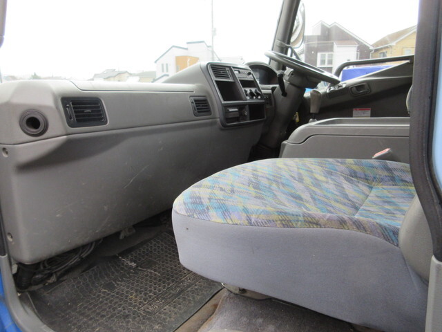 三菱ふそうファイターセルフクレーン5段中型（4t）[写真15]