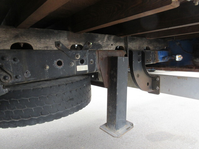 三菱ふそうファイターセルフクレーン5段中型（4t）[写真08]