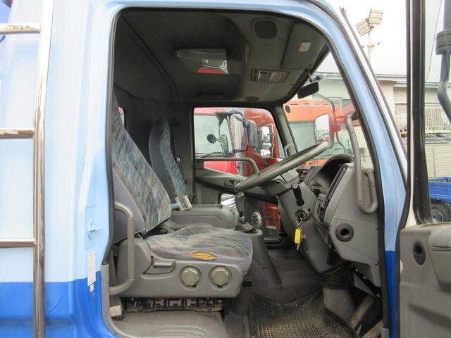 三菱ふそうファイターセルフクレーン5段中型（4t）[写真09]