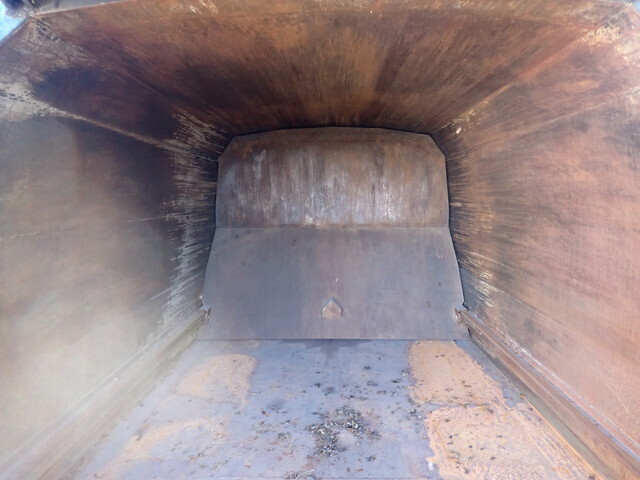 いすゞフォワードパッカー車（塵芥車）増トン（6t・8t）[写真14]