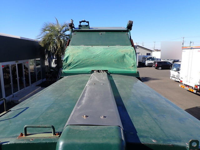 いすゞフォワードパッカー車（塵芥車）増トン（6t・8t）[写真20]