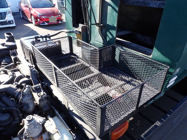 いすゞフォワードパッカー車（塵芥車）増トン（6t・8t）[写真22]