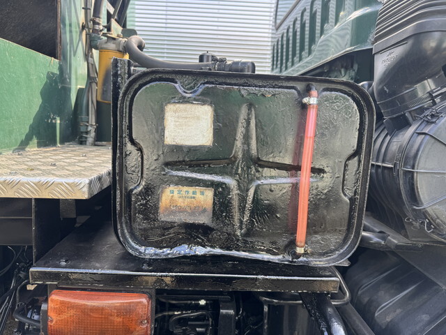 いすゞフォワードパッカー車（塵芥車）増トン（6t・8t）[写真23]