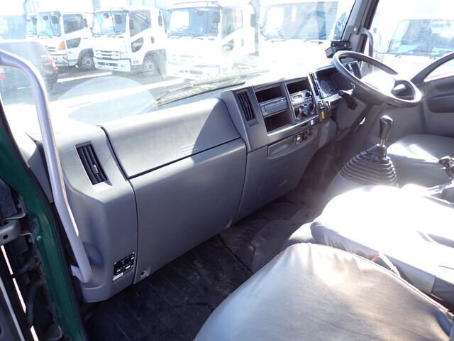 いすゞフォワードパッカー車（塵芥車）増トン（6t・8t）[写真34]