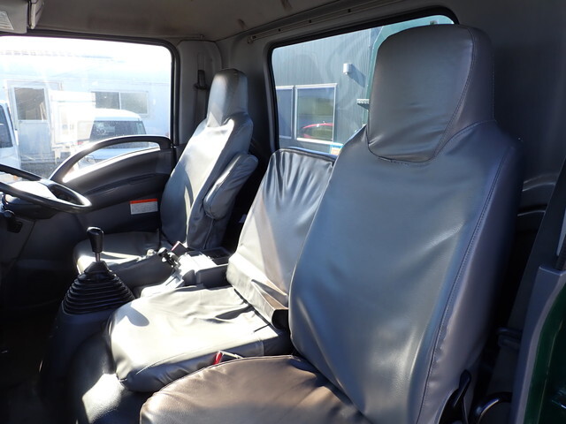 いすゞフォワードパッカー車（塵芥車）増トン（6t・8t）[写真35]