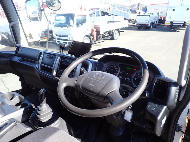 日野レンジャーアルミウイング中型（4t）[写真32]