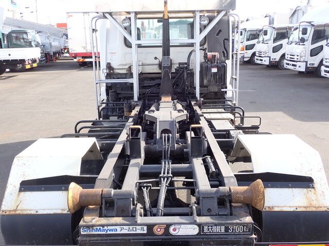 UDトラックスコンドルコンテナ専用車中型（4t）[写真10]