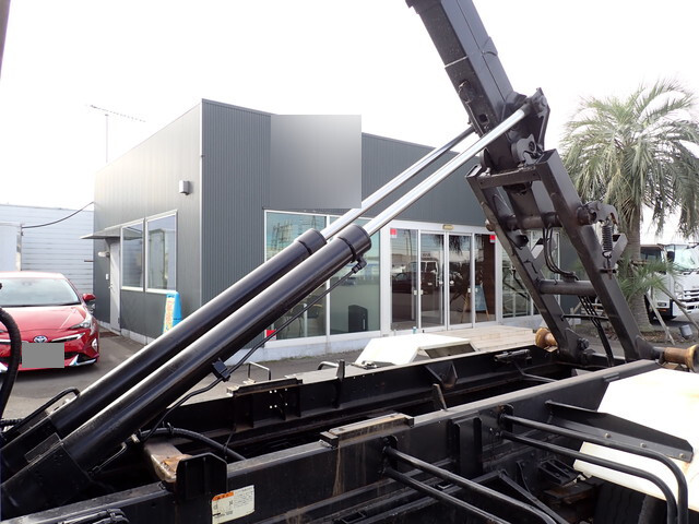 UDトラックスコンドルコンテナ専用車中型（4t）[写真14]