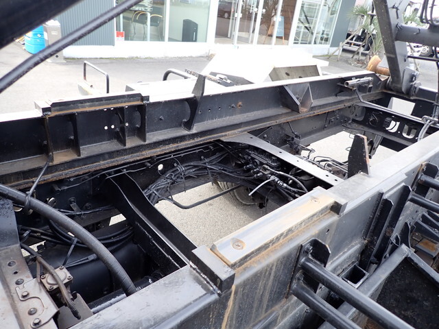 UDトラックスコンドルコンテナ専用車中型（4t）[写真21]