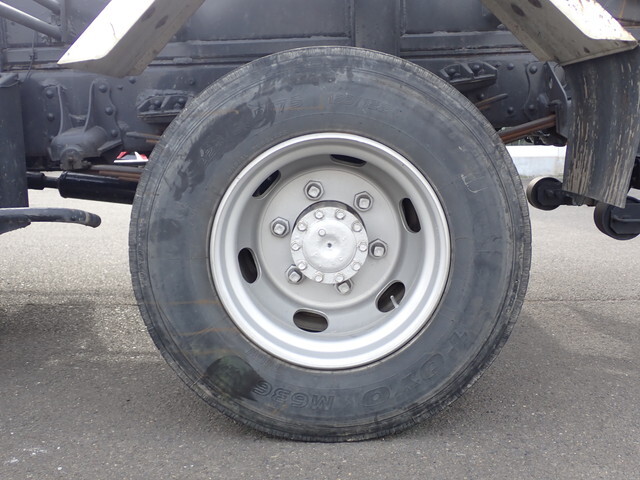 UDトラックスコンドルコンテナ専用車中型（4t）[写真24]