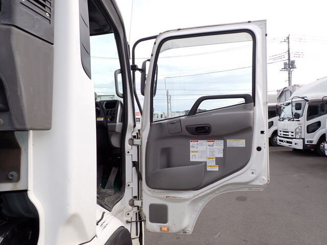 UDトラックスコンドルコンテナ専用車中型（4t）[写真27]