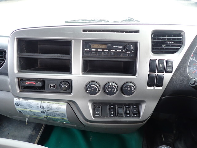 UDトラックスコンドルコンテナ専用車中型（4t）[写真32]