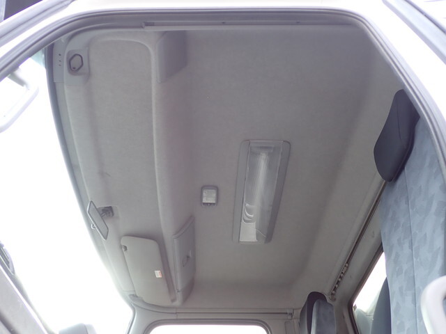 UDトラックスコンドルコンテナ専用車中型（4t）[写真35]