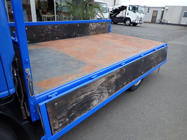 いすゞエルフ平ボディ小型（2t・3t）[写真11]