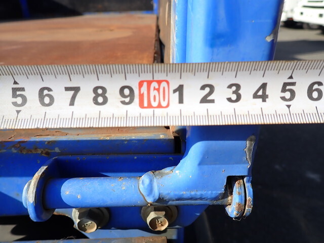 いすゞエルフ平ボディ小型（2t・3t）[写真14]