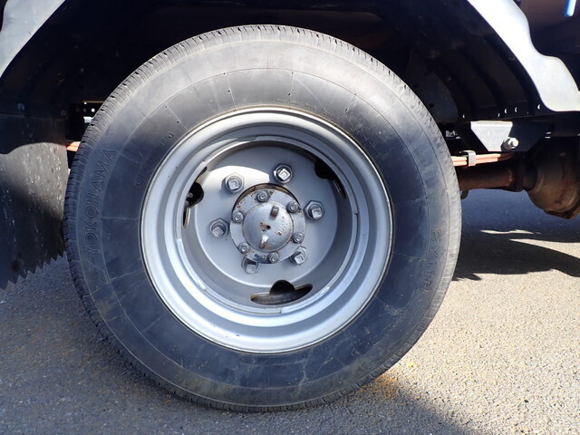 いすゞエルフ平ボディ小型（2t・3t）[写真23]