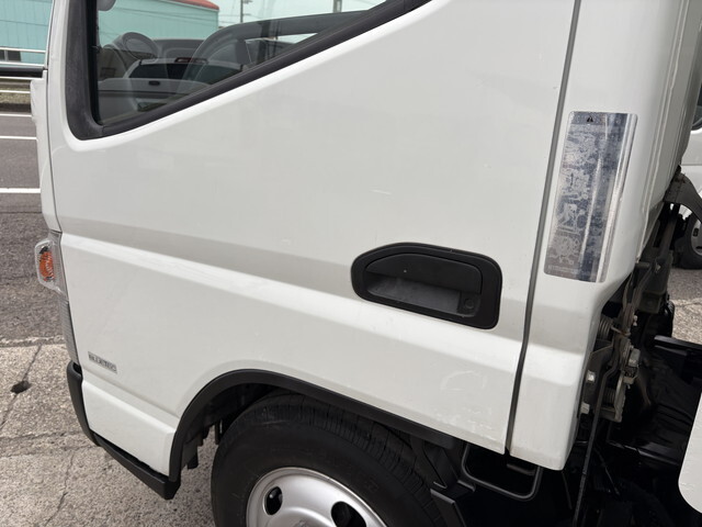 三菱ふそうキャンターダンプ小型（2t・3t）[写真12]