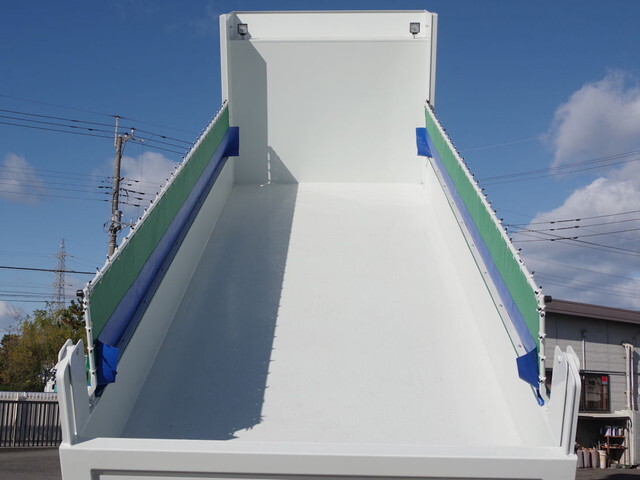 三菱ふそうスーパーグレートダンプ大型（10t）[写真05]