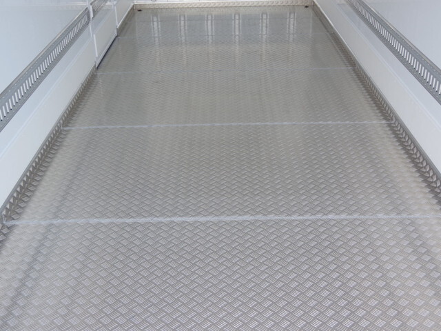 三菱ふそうファイター冷凍車（冷蔵車）中型（4t）[写真11]