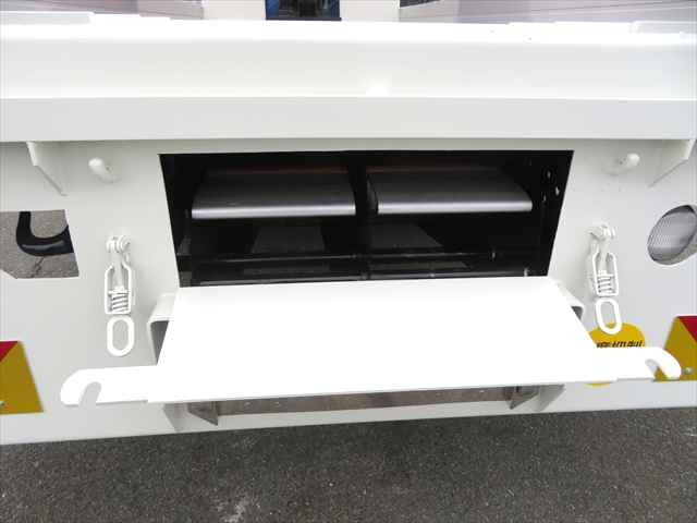 日野レンジャーセルフクレーン3段増トン（6t・8t）[写真17]