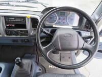 日野レンジャーセルフクレーン3段増トン（6t・8t）[写真28]