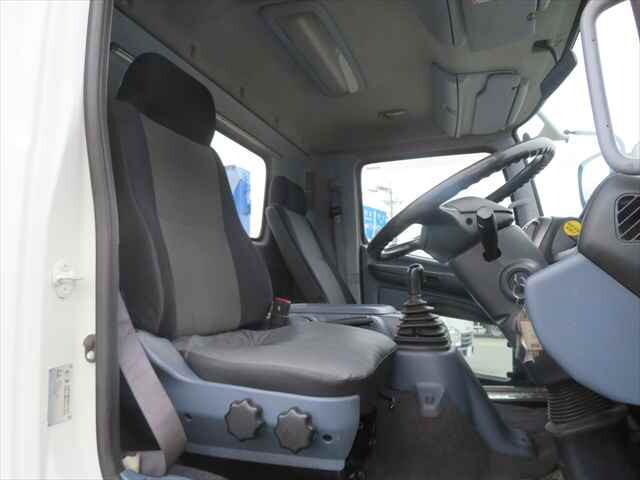 日野レンジャーセルフクレーン3段増トン（6t・8t）[写真38]