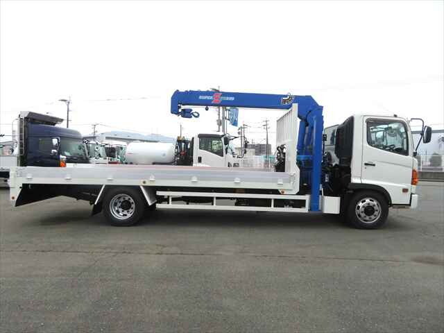 日野レンジャーセルフクレーン3段増トン（6t・8t）[写真05]