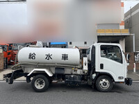 いすゞエルフ散水車小型（2t・3t）[写真08]