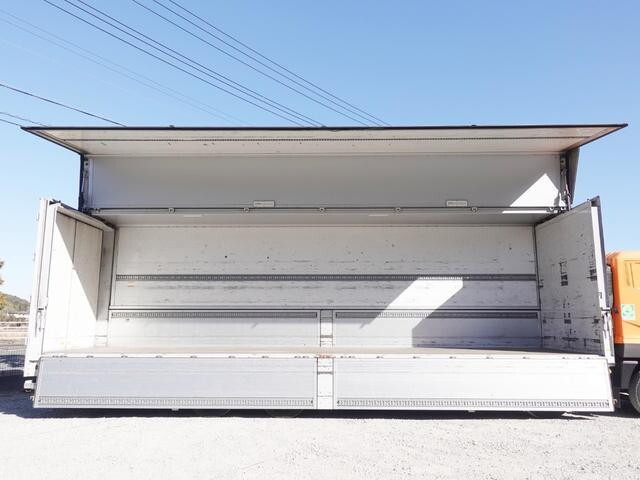 三菱ふそうスーパーグレートアルミウイング大型（10t）[写真10]