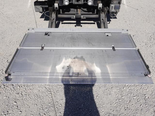 日野レンジャー冷凍車（冷蔵車）中型（4t）[写真16]