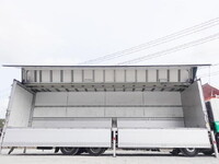 いすゞギガアルミウイング大型（10t）[写真11]