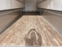 いすゞギガアルミウイング大型（10t）[写真13]