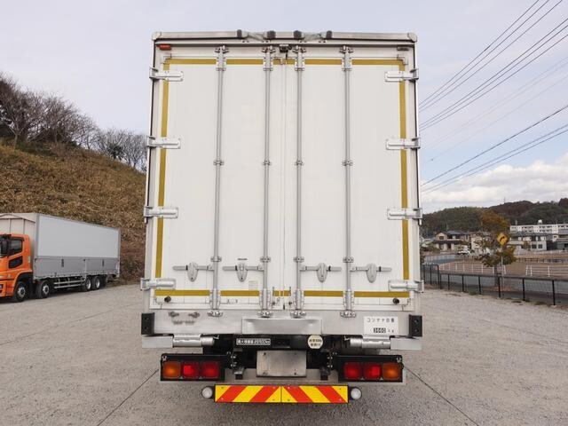 いすゞギガアルミウイング大型（10t）[写真02]