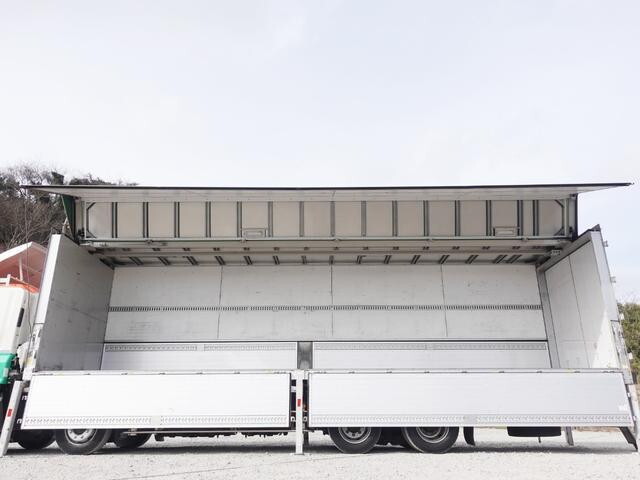 いすゞギガアルミウイング大型（10t）[写真09]