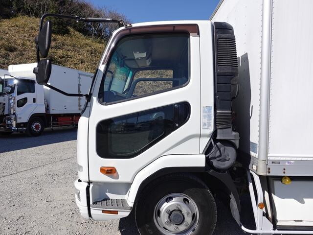 三菱ふそうファイターパネルバン中型（4t）[写真10]