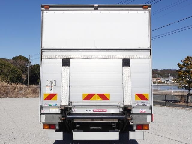 三菱ふそうファイターパネルバン中型（4t）[写真02]