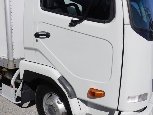 三菱ふそうファイターパネルバン中型（4t）[写真05]