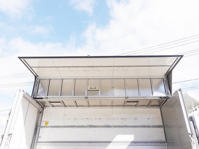 いすゞフォワードアルミウイング中型（4t）[写真12]