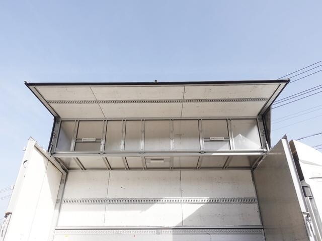 三菱ふそうファイターアルミウイング中型（4t）[写真13]