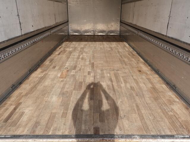 三菱ふそうファイターアルミウイング中型（4t）[写真15]