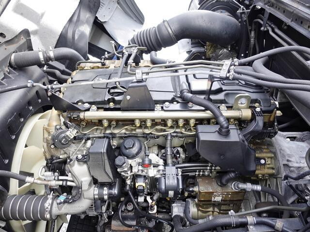 三菱ふそうスーパーグレートアルミバン大型（10t）[写真16]