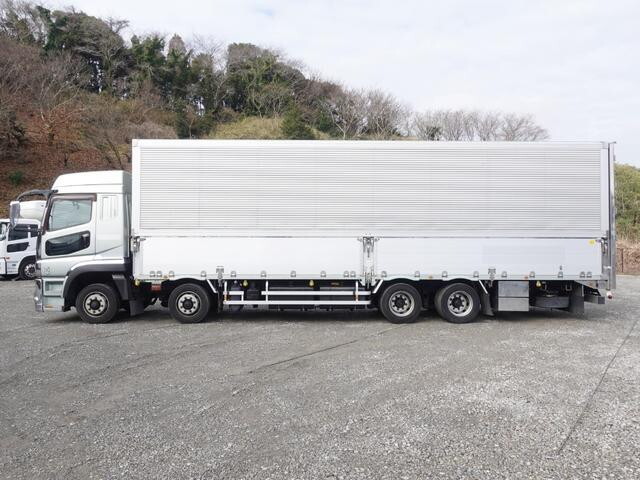 三菱ふそうスーパーグレートアルミウイング大型（10t）[写真10]