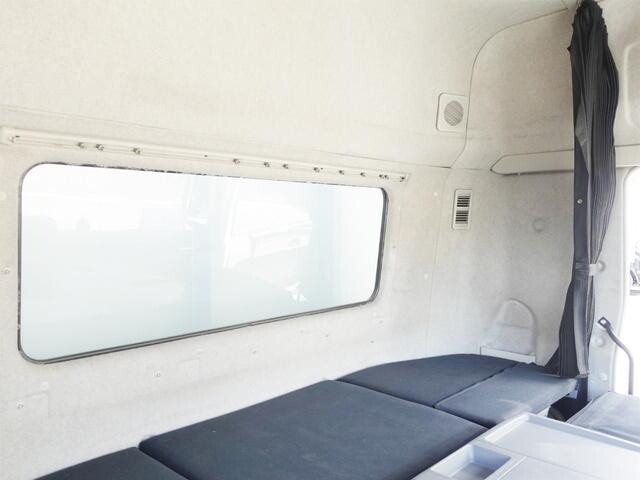 三菱ふそうスーパーグレートアルミウイング大型（10t）[写真26]