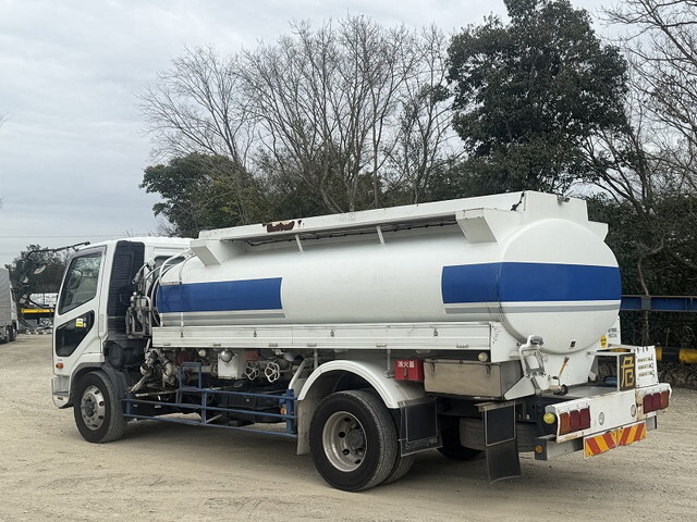 三菱ふそうファイタータンク車（タンクローリー）増トン（6t・8t）[写真02]