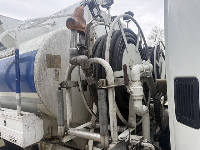 三菱ふそうファイタータンク車（タンクローリー）増トン（6t・8t）[写真23]