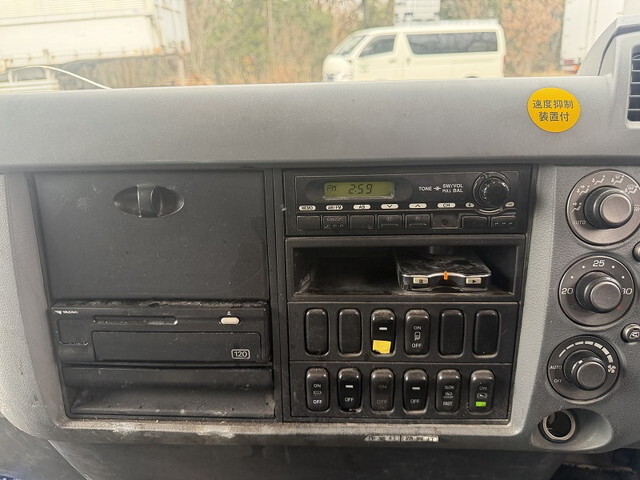 三菱ふそうファイタータンク車（タンクローリー）増トン（6t・8t）[写真32]