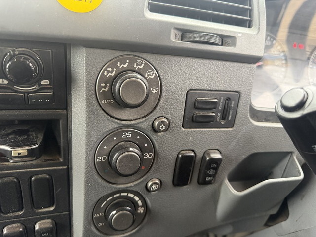 三菱ふそうファイタータンク車（タンクローリー）増トン（6t・8t）[写真35]