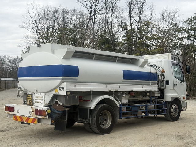 三菱ふそうファイタータンク車（タンクローリー）増トン（6t・8t）[写真04]