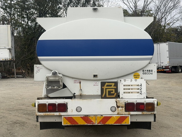 三菱ふそうファイタータンク車（タンクローリー）増トン（6t・8t）[写真07]