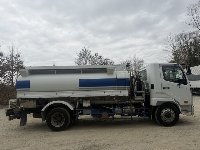 三菱ふそうファイタータンク車（タンクローリー）増トン（6t・8t）[写真08]